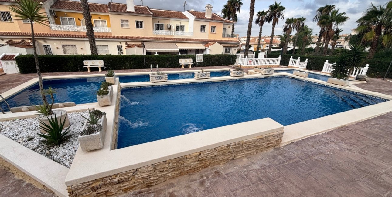 Resale - Townhouse -
Benijofar - Monte Azul