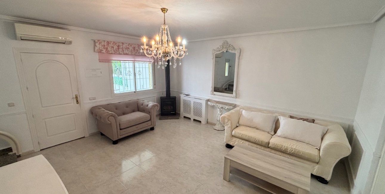 Resale - Townhouse -
Benijofar - Monte Azul