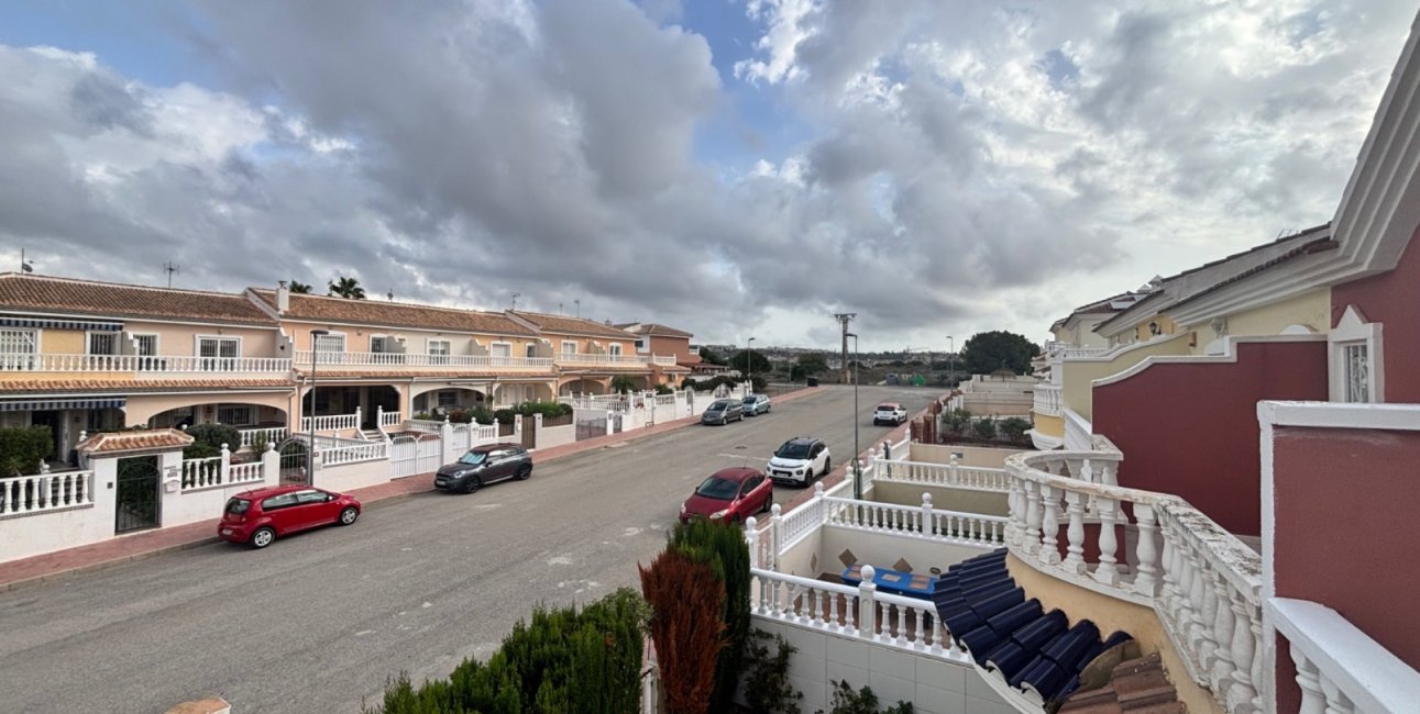 Resale - Townhouse -
Benijofar - Monte Azul