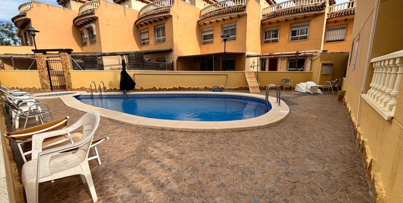 Resale - Townhouse -
Guardamar del Segura - El Eden