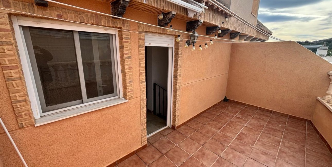 Resale - Townhouse -
Guardamar del Segura - El Eden