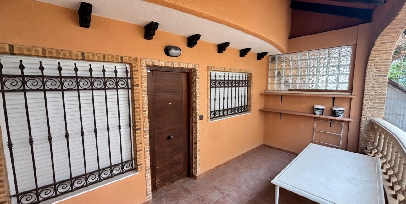Resale - Townhouse -
Guardamar del Segura - El Eden