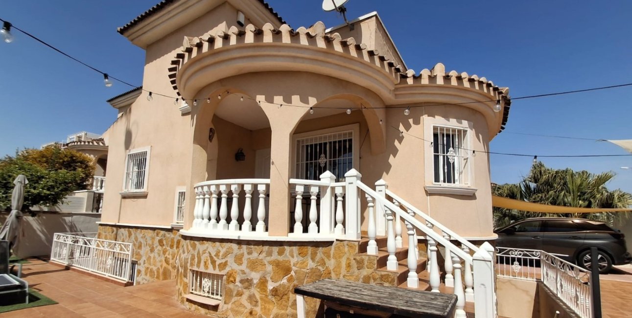 Resale - Villa -
Ciudad Quesada - Doña Pepa