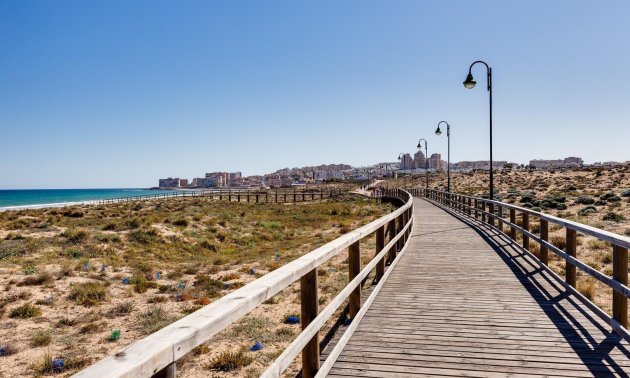 Rynek wtórny - Mieszkanie w bloku -
Torrevieja - La Mata