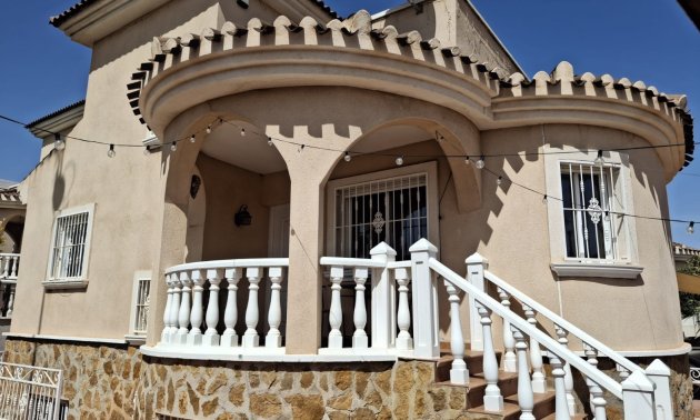 Resale - Villa -
Ciudad Quesada - Doña Pepa