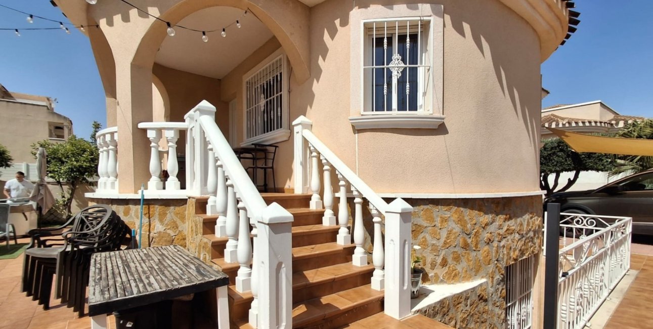 Resale - Villa -
Ciudad Quesada - Doña Pepa