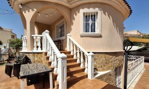 Resale - Villa -
Ciudad Quesada - Doña Pepa