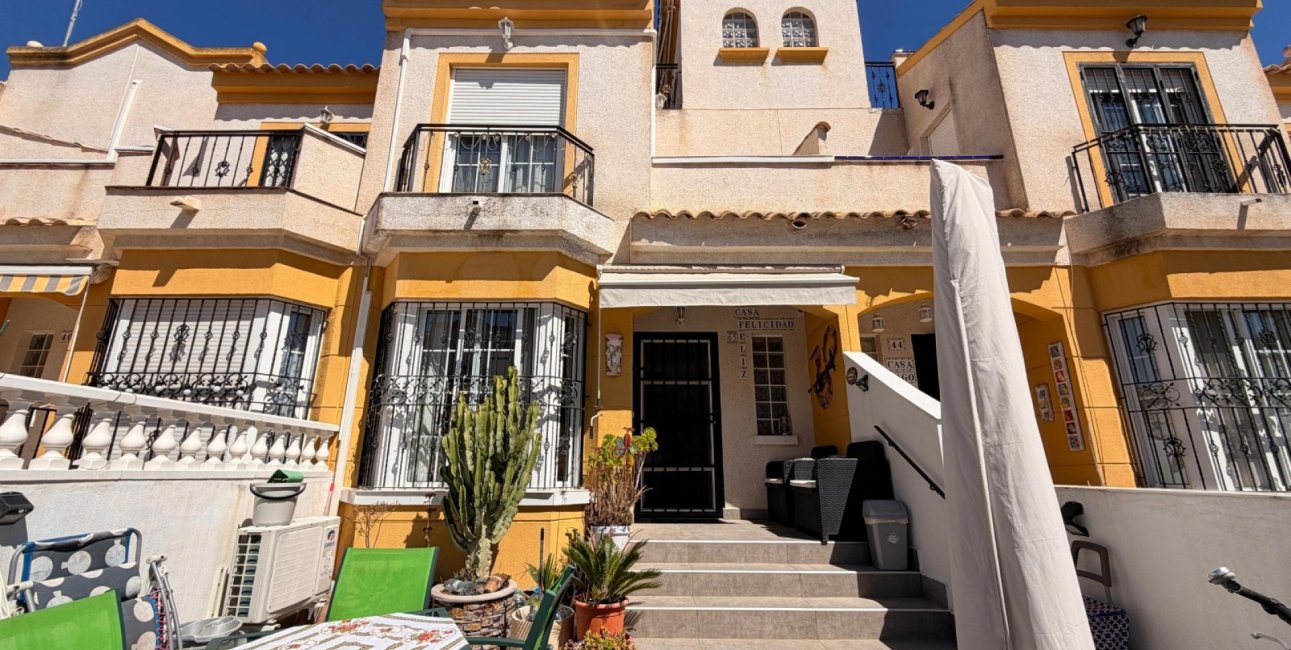 Resale - Townhouse -
Guardamar del Segura - El Raso