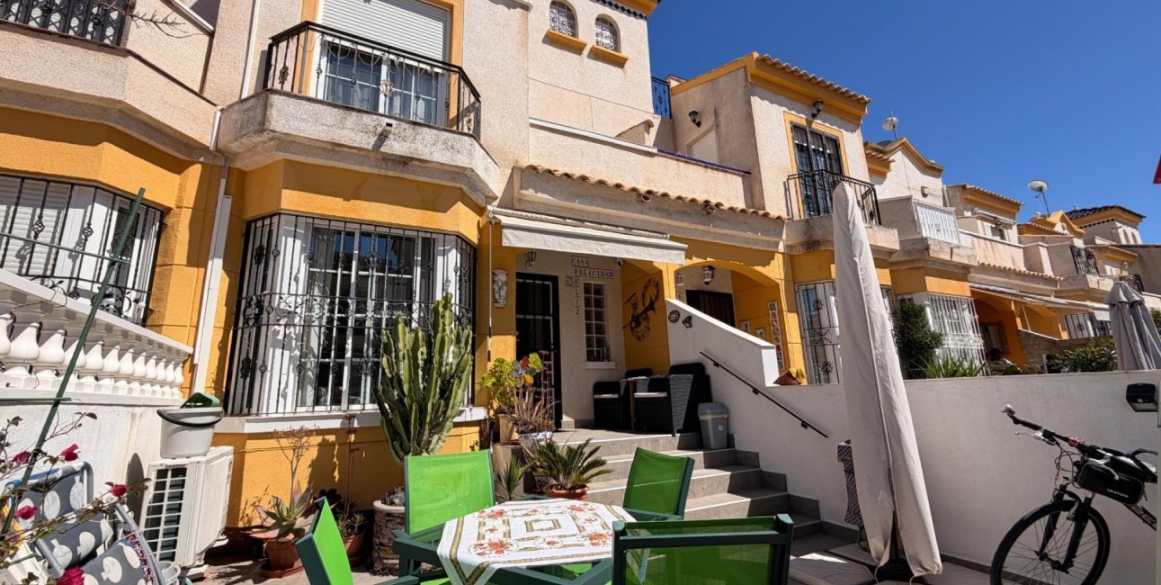 Resale - Townhouse -
Guardamar del Segura - El Raso