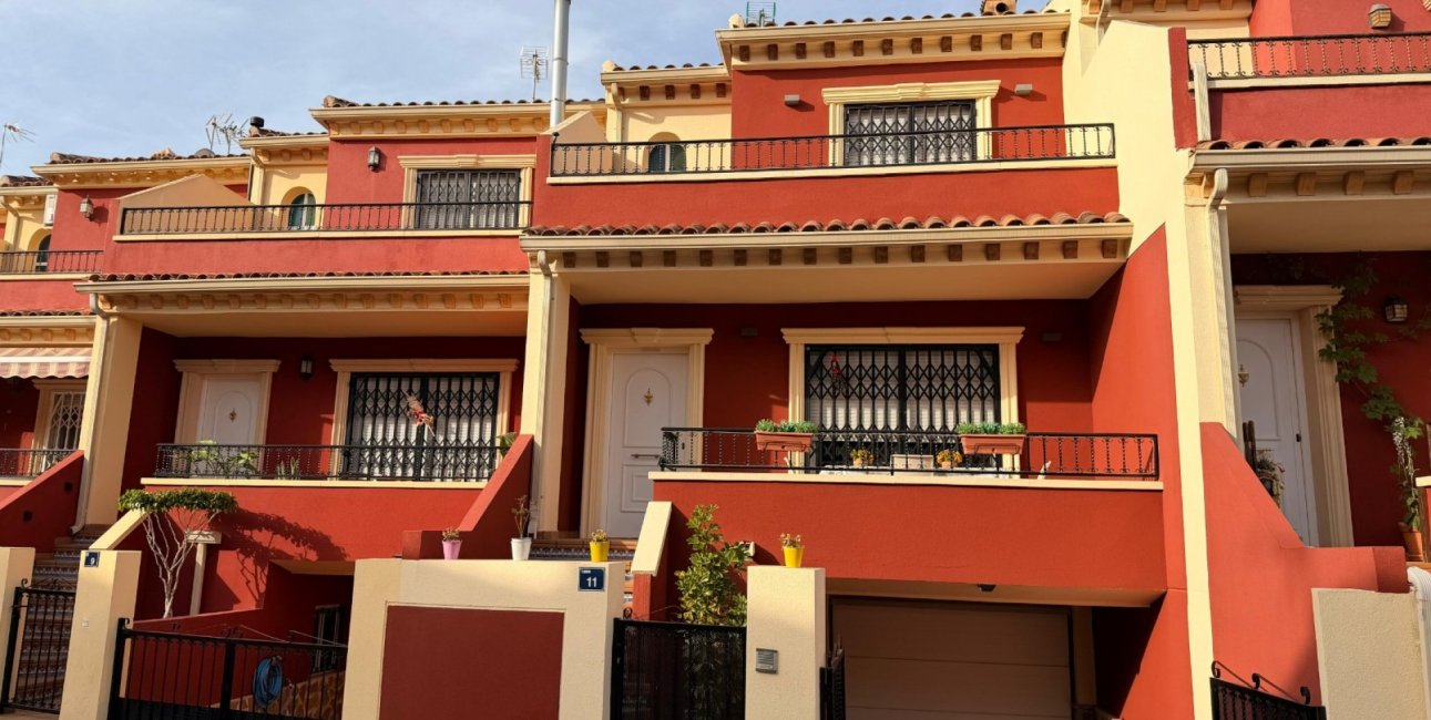 Resale - Townhouse -
Catral - Catral - Town