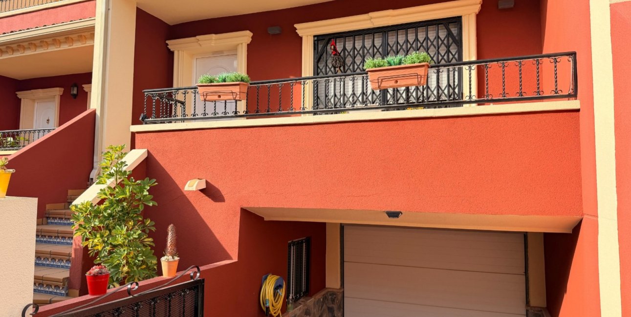 Resale - Townhouse -
Catral - Catral - Town