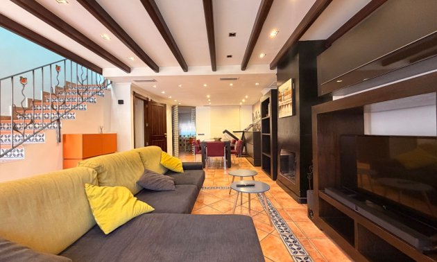 Resale - Townhouse -
Catral - Catral - Town