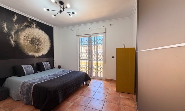 Resale - Townhouse -
Catral - Catral - Town
