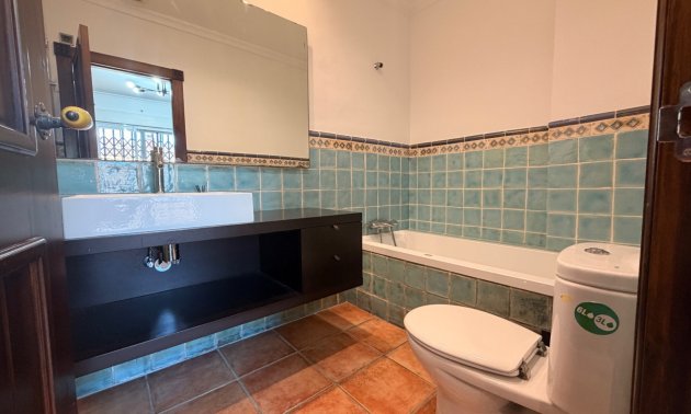 Resale - Townhouse -
Catral - Catral - Town