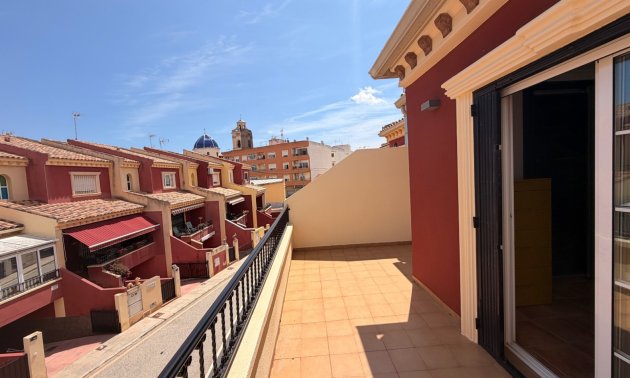 Resale - Townhouse -
Catral - Catral - Town