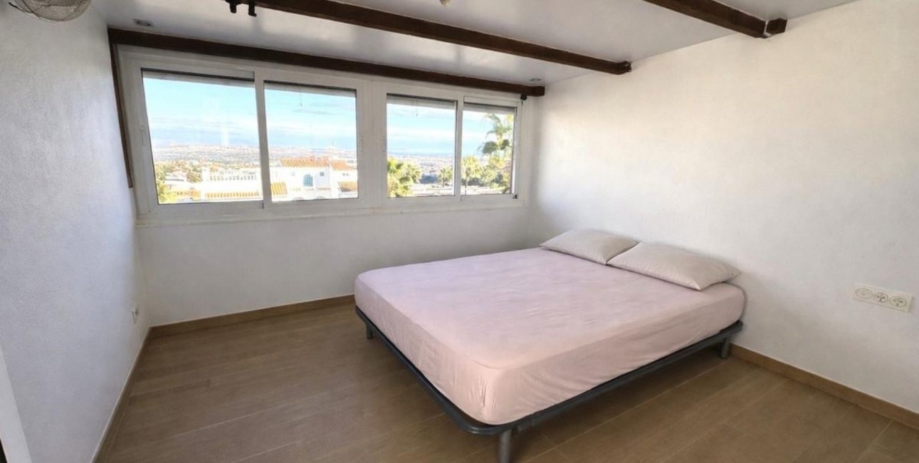 Resale - Townhouse -
Ciudad Quesada - Altos de Quesada