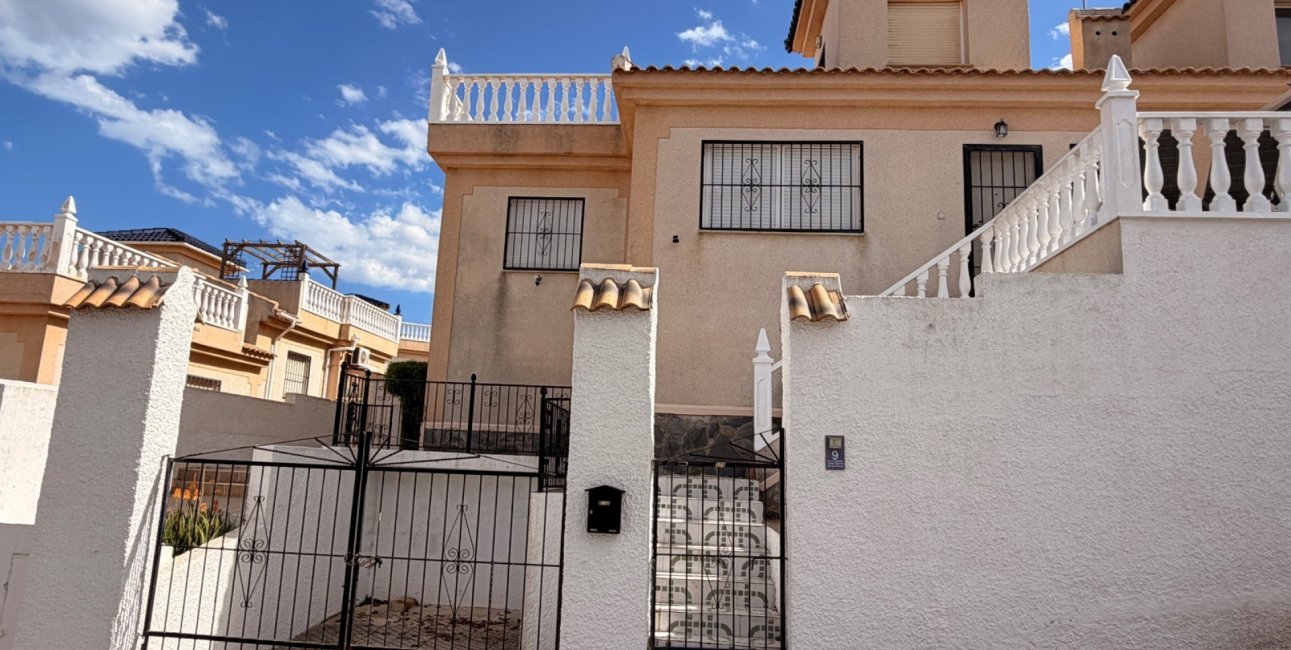 Resale - Townhouse -
Ciudad Quesada - La Marquesa