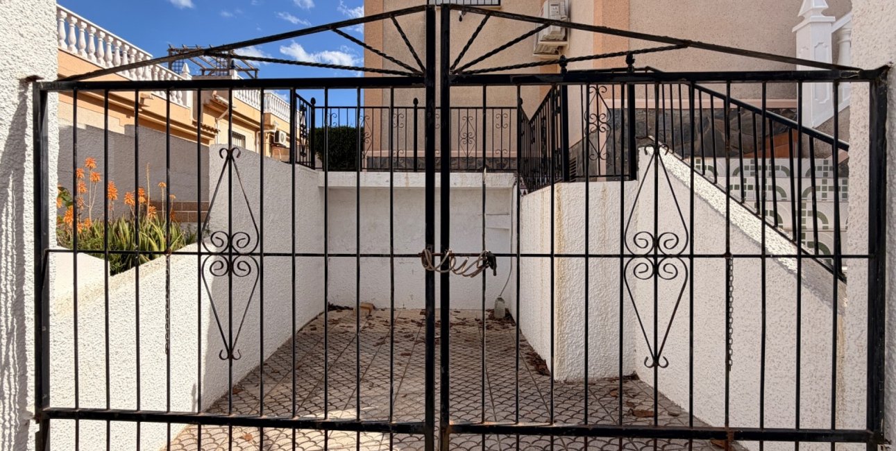 Resale - Townhouse -
Ciudad Quesada - La Marquesa