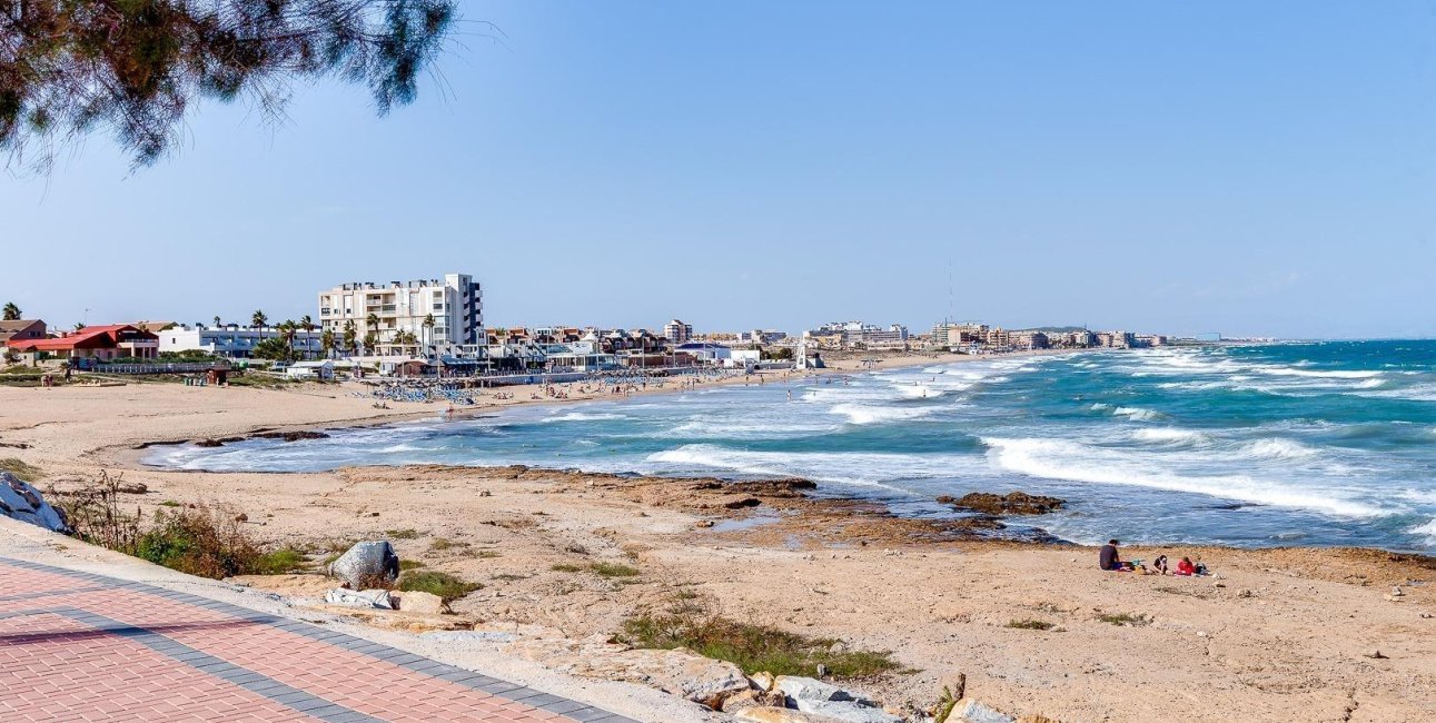 Rynek wtórny - Mieszkanie w bloku -
Torrevieja - La Mata