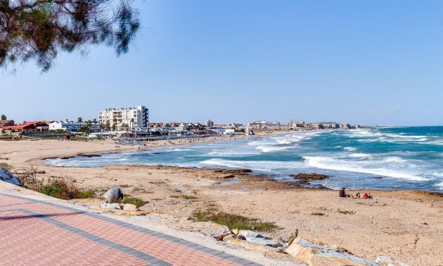 Rynek wtórny - Mieszkanie w bloku -
Torrevieja - La Mata