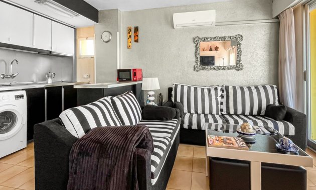 Resale - Apartment / flat -
Torrevieja - Mar Azul