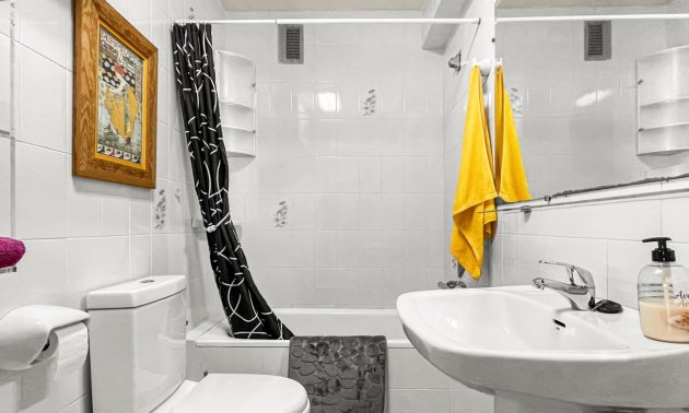 Resale - Apartment / flat -
Torrevieja - Mar Azul