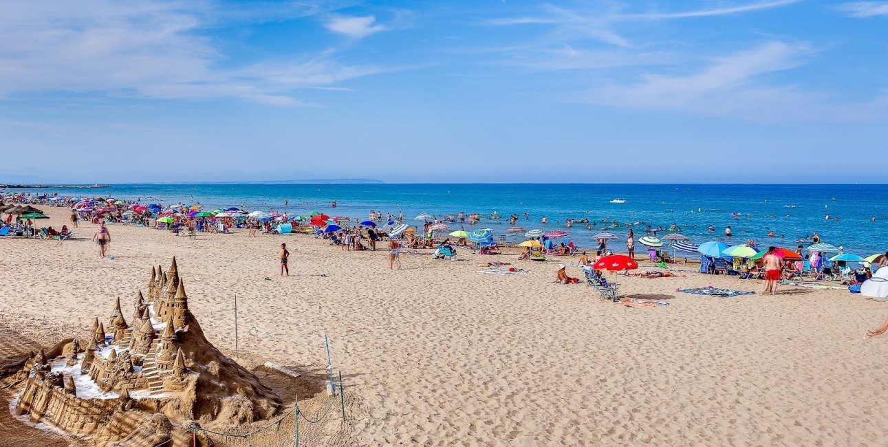 Rynek wtórny - Mieszkanie w bloku -
Torrevieja - La Mata