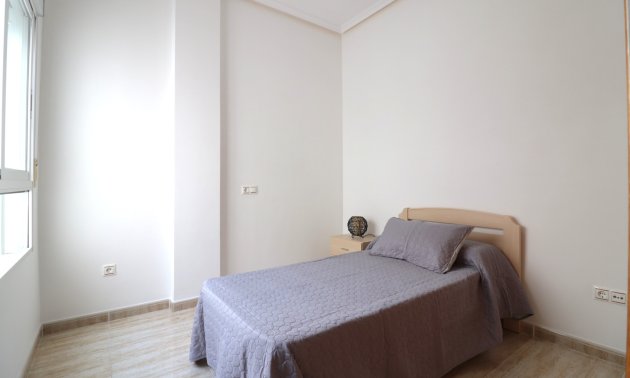 Resale - Apartment / flat -
Almoradi - Almoradi - Town