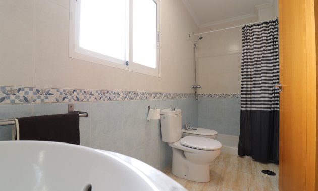 Resale - Apartment / flat -
Almoradi - Almoradi - Town