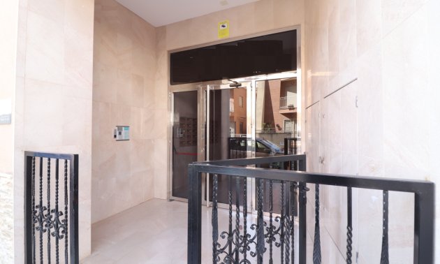 Resale - Apartment / flat -
Almoradi - Almoradi - Town
