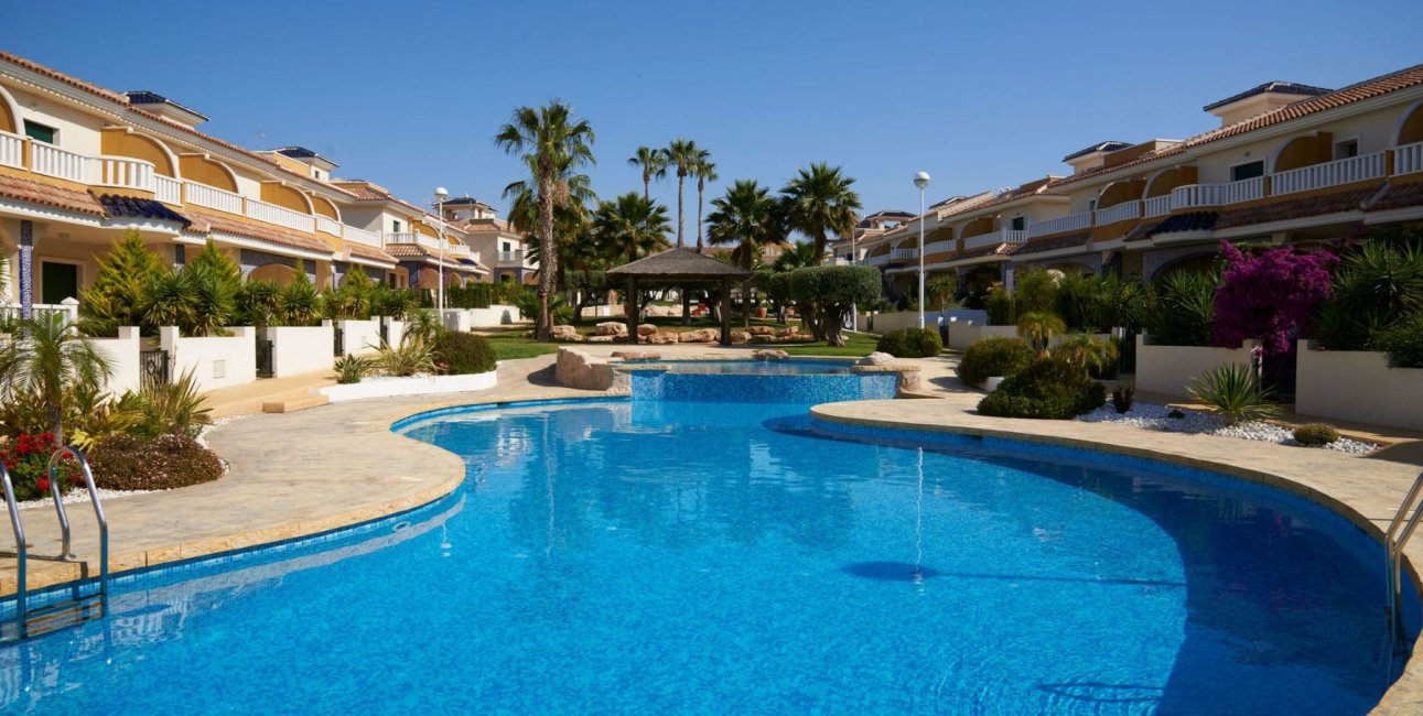 Resale - Townhouse -
Ciudad Quesada - Doña Pepa