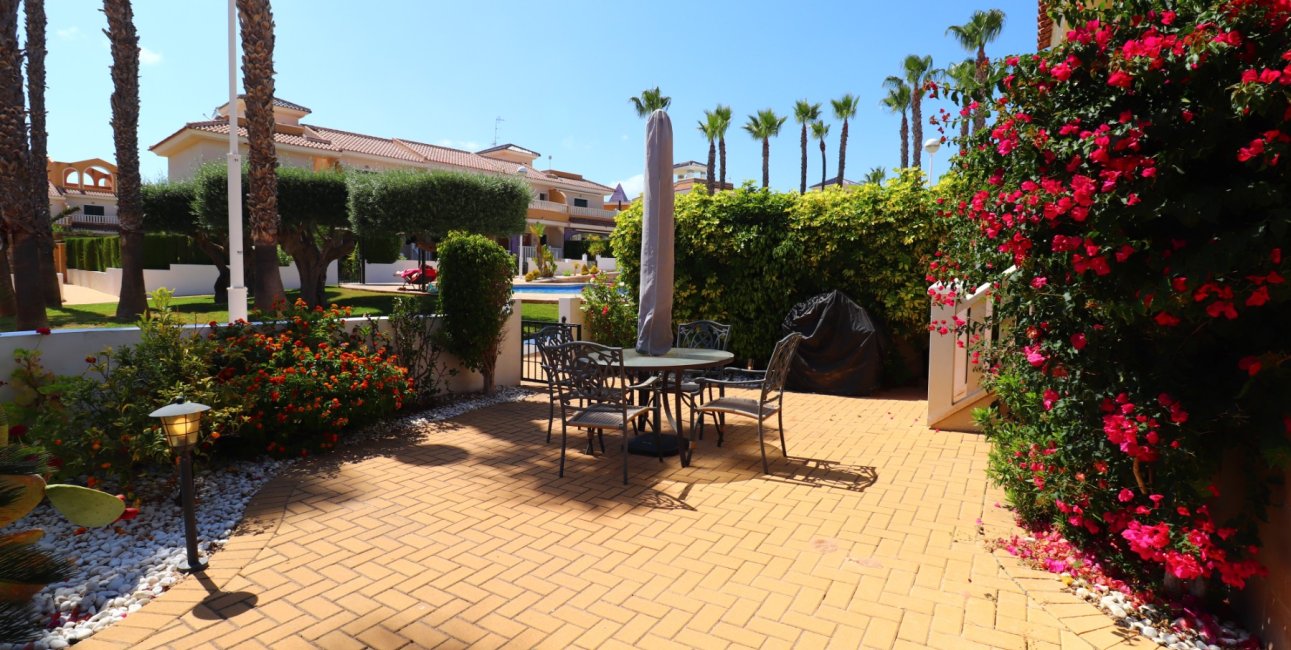 Resale - Townhouse -
Ciudad Quesada - Doña Pepa