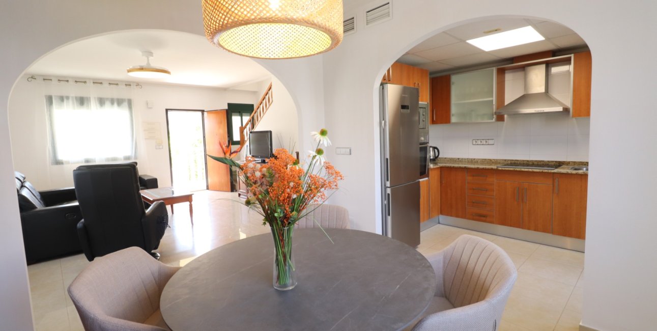 Resale - Townhouse -
Ciudad Quesada - Doña Pepa
