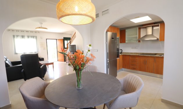Resale - Townhouse -
Ciudad Quesada - Doña Pepa