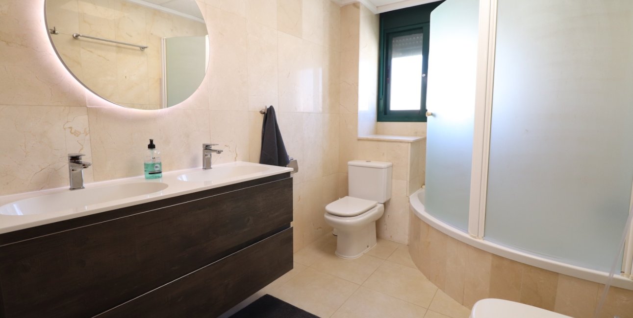 Resale - Townhouse -
Ciudad Quesada - Doña Pepa