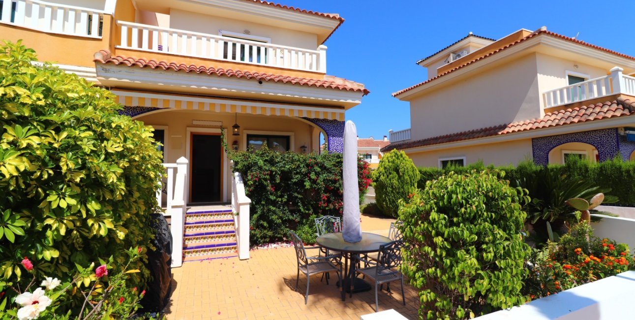 Resale - Townhouse -
Ciudad Quesada - Doña Pepa
