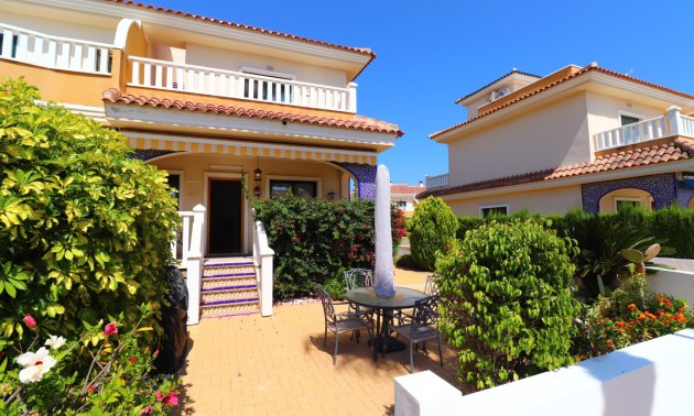 Resale - Townhouse -
Ciudad Quesada - Doña Pepa