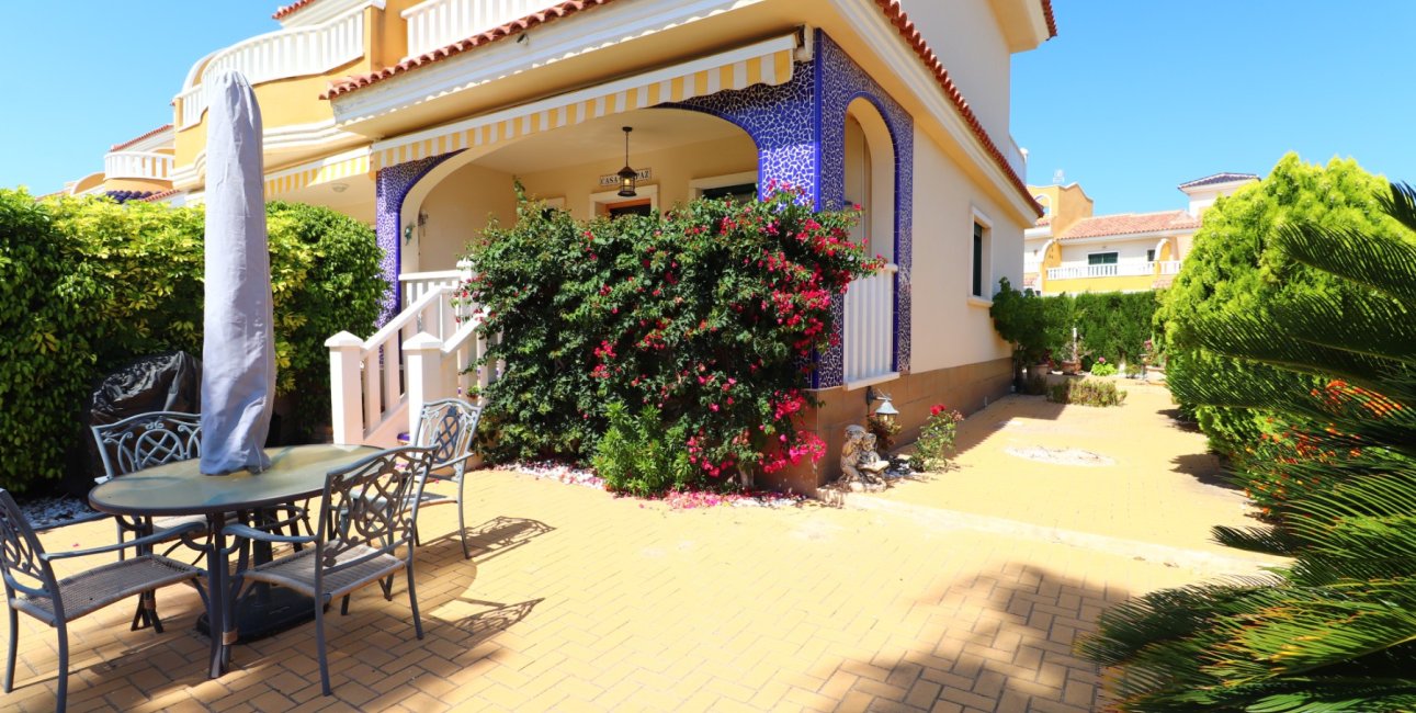 Resale - Townhouse -
Ciudad Quesada - Doña Pepa