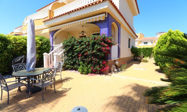 Resale - Townhouse -
Ciudad Quesada - Doña Pepa