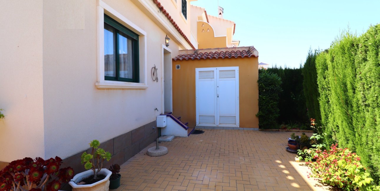 Resale - Townhouse -
Ciudad Quesada - Doña Pepa