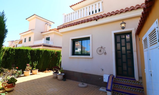 Resale - Townhouse -
Ciudad Quesada - Doña Pepa