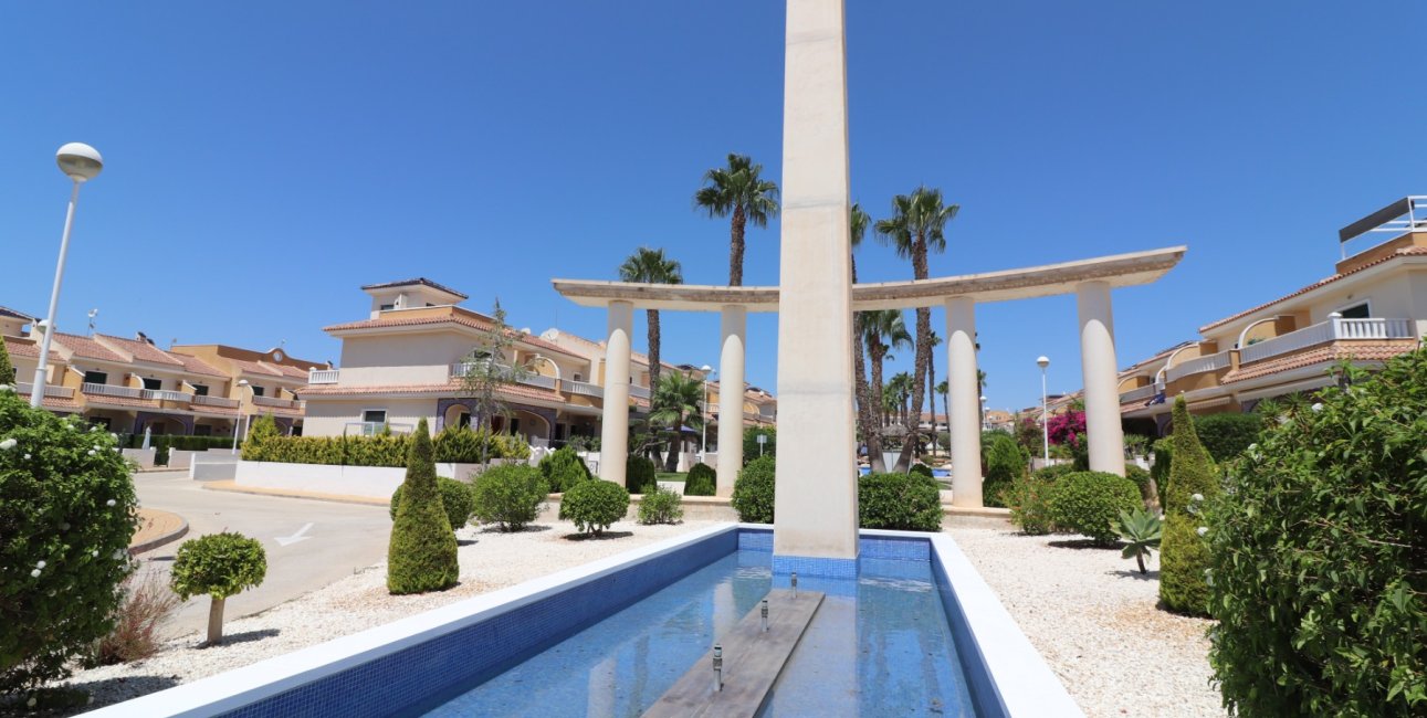 Resale - Townhouse -
Ciudad Quesada - Doña Pepa