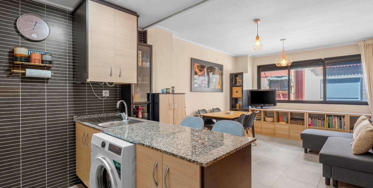 Resale - Apartment / flat -
Alicante - Alicante - City