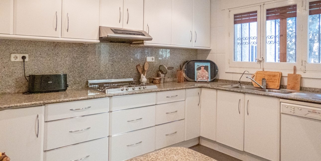 Resale - Villa -
Orihuela Costa - Dehesa de Campoamor
