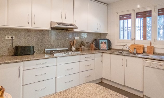 Resale - Villa -
Orihuela Costa - Dehesa de Campoamor