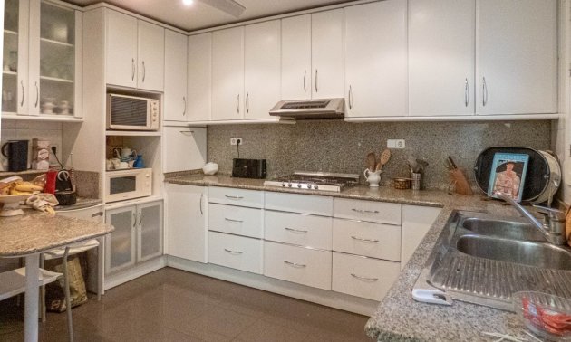 Resale - Villa -
Orihuela Costa - Dehesa de Campoamor
