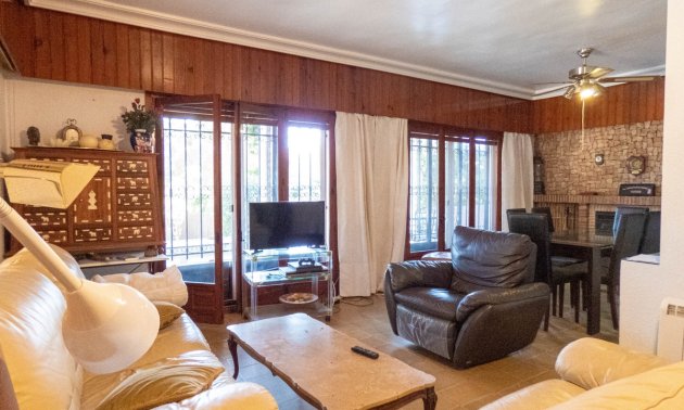Resale - Villa -
Orihuela Costa - Dehesa de Campoamor