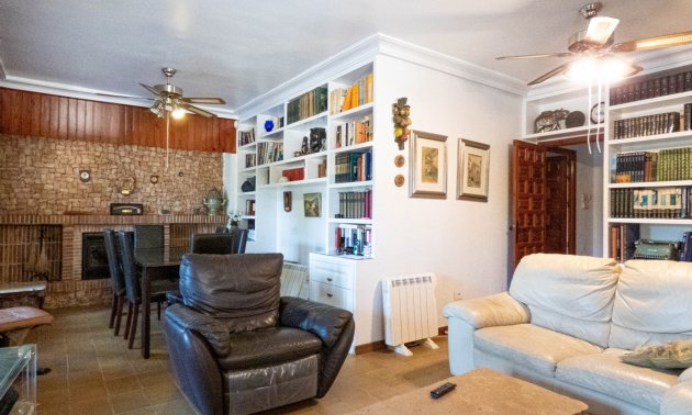 Resale - Villa -
Orihuela Costa - Dehesa de Campoamor