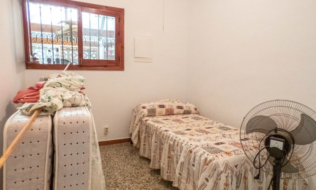 Resale - Villa -
Orihuela Costa - Dehesa de Campoamor