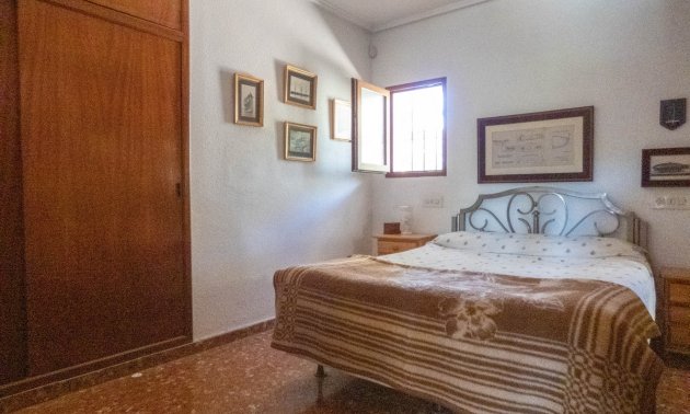 Resale - Villa -
Orihuela Costa - Dehesa de Campoamor